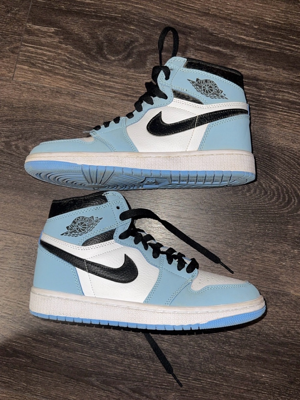 Air Jordan 1 Retro High OG 'University Blue' sneakers youth 5.5
